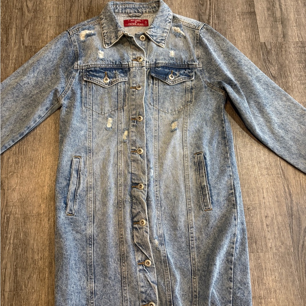 Women's Long Denim Jean Jacket - Picture 4 of 9